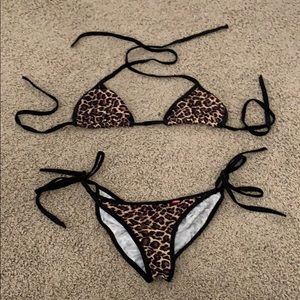 Leopard bikini